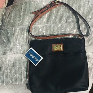 Calvin Klein Bags - Calvin Klein Crossbody Purse Calvin Klein Bags - Calvin Klein Crossbody Purse